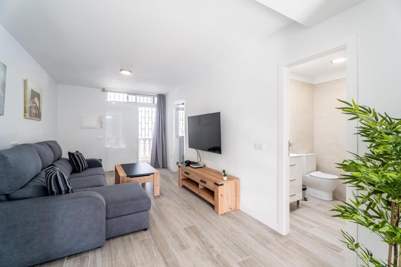 Las Rosas Sunset Apartment อาโรนา ภายนอก รูปภาพ